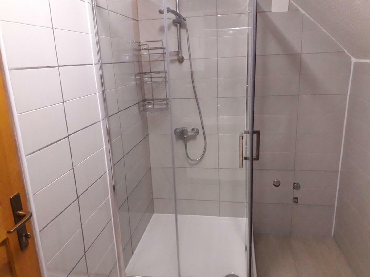 Apartment Mrsinj Korenica Eksteriør billede